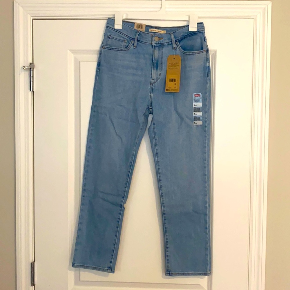 NWT High Rise Straight Cropped Levi’s